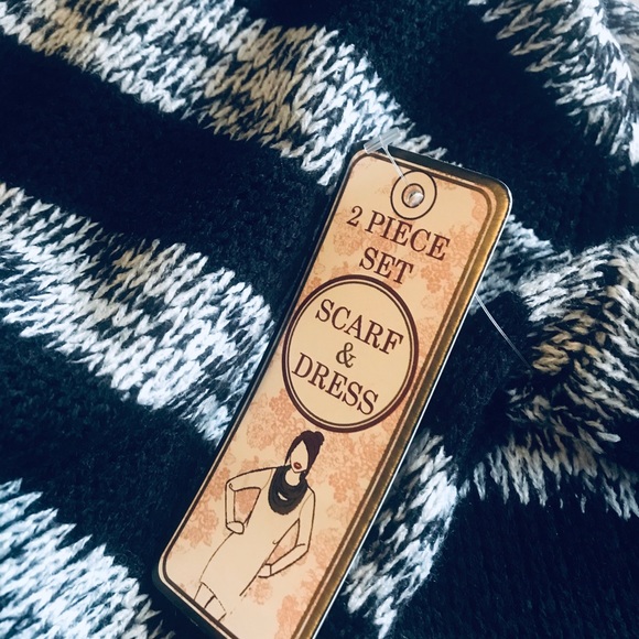 Lovely 2 piece dress to piece along with a scarf. - Picture 2 of 2